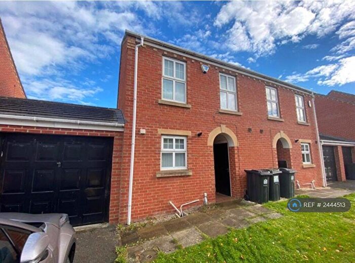 3 Bedroom Semi-Detached House To Rent In Moorfield Close, Darlington, DL1