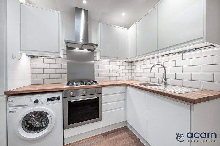 Studio To Rent In Regents Park Road, London, N3