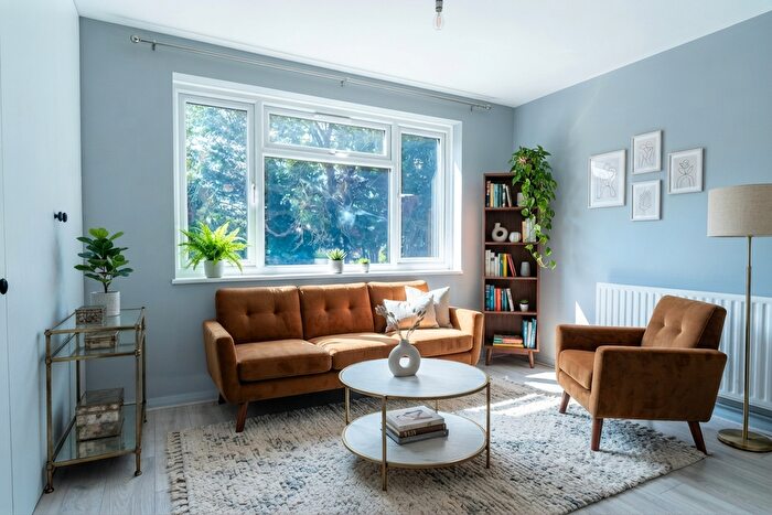 4 Bedroom Terraced House To Rent In Aplin Way, Isleworth, TW7