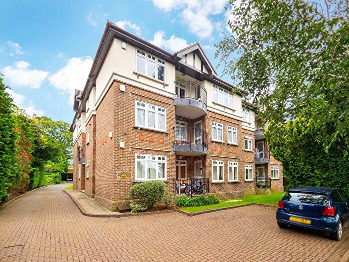 2 Bedroom Flat To Rent In Worcester Road, South Sutton, Surrey, SM2