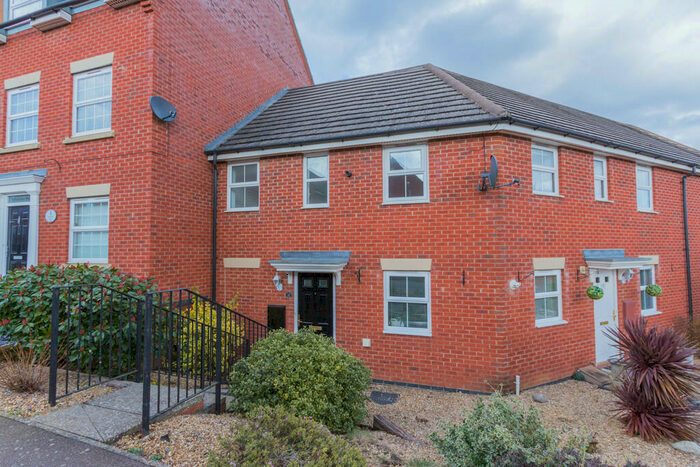 2 Bedroom Maisonette To Rent In Presland Way, Irthlingborough, NN9