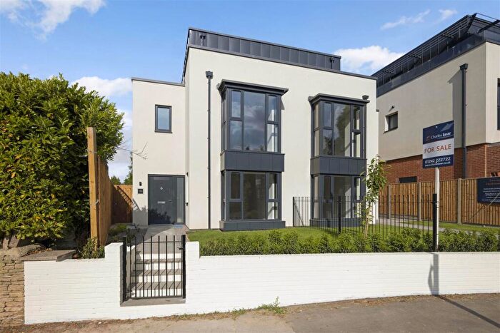 5 Bedroom Semi-Detached House For Sale In Leckhampton Road, Cheltenham, GL53