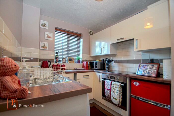 1 Bedroom Apartment To Rent In Nicholsons Grove, Colchester, Essex, CO1