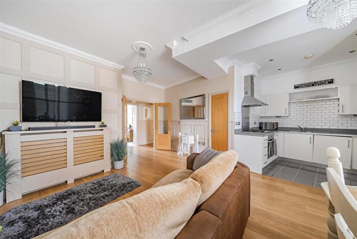 2 Bedroom Apartment For Sale In Church Street, Maidstone, ME14