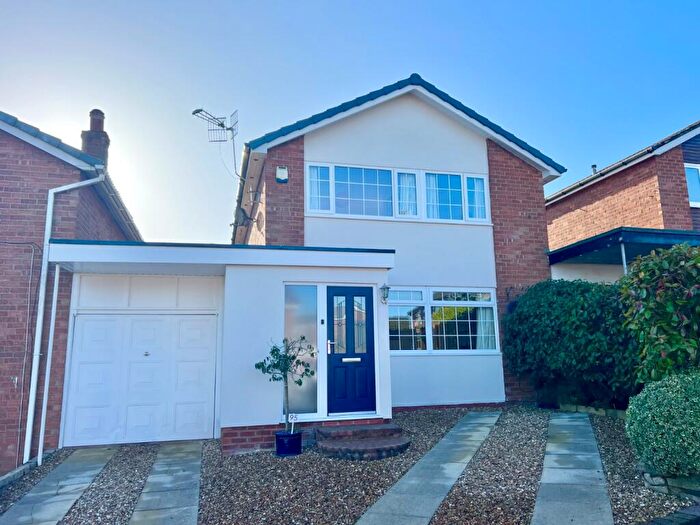 3 Bedroom Link Detached House For Sale In Meadow Way, Tottington, Bury, Greater Manchester, BL8