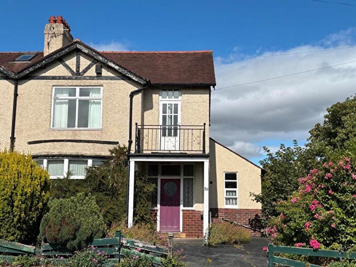 3 Bedroom Semi-Detached House For Sale In Lightridge Road, Huddersfield, HD2