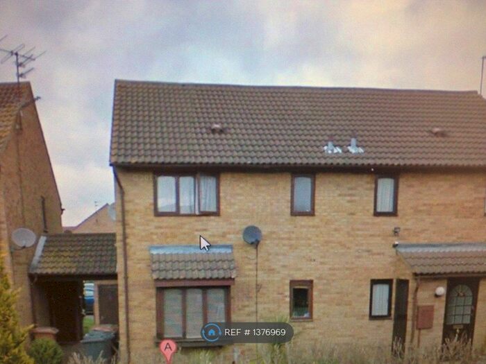 2 Bedroom Semi-Detached House To Rent In Senwick Drive, Wellingborough, NN8