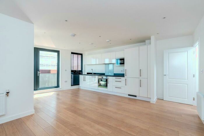 2 Bedroom Apartment To Rent In Eagle Heights, Waterside Way, London, N17