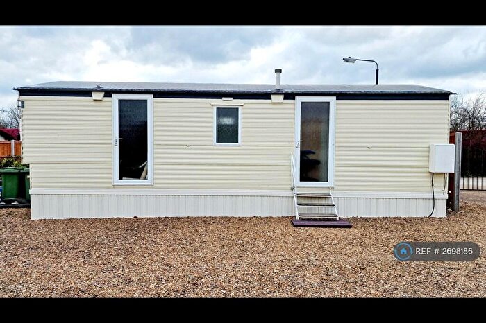 2 Bedroom Mobile Home To Rent In Five Counties Park, Greetham, Oakham, LE15