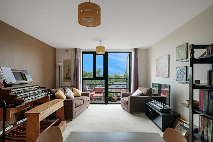 2 Bedroom Apartment For Sale In Upper Chase, Chelmsford, CM2