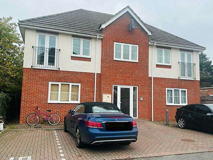 1 Bedroom Flat For Sale In London Road, Thatcham, RG18