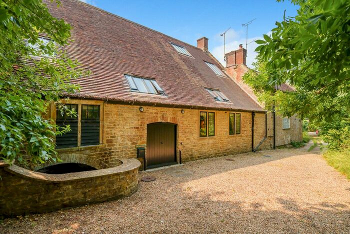 3 Bedroom Country House To Rent In Mill Lane, Dorset, DT9