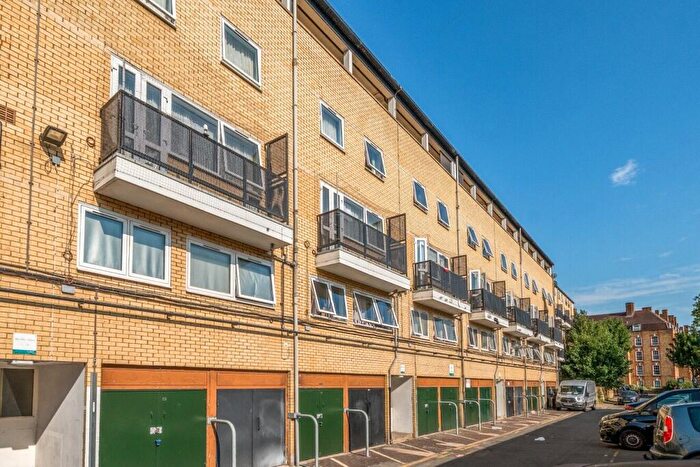 1 Bedroom Flat For Sale In Neville Close, London, SE15