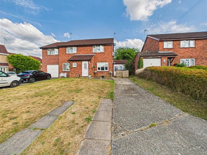 2 Bedroom Semi-Detached House To Rent In Brierley Place, Tilehurst, Reading, RG31