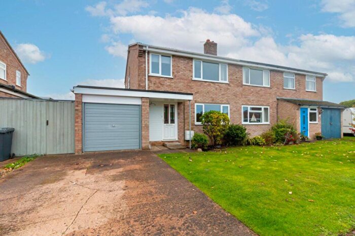 3 Bedroom Semi Detached House To Rent In Mere View, Yaxley, PE7