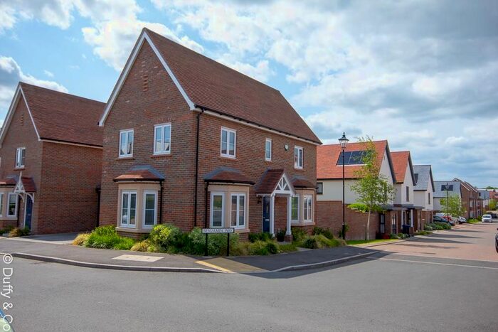 3 Bedroom Detached House To Rent In Benjamin Way, Burgess Hill, RH15