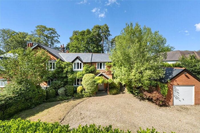 4 Bedroom Semi-Detached House For Sale In Littleheath Lane, Cobham, Surrey, KT11