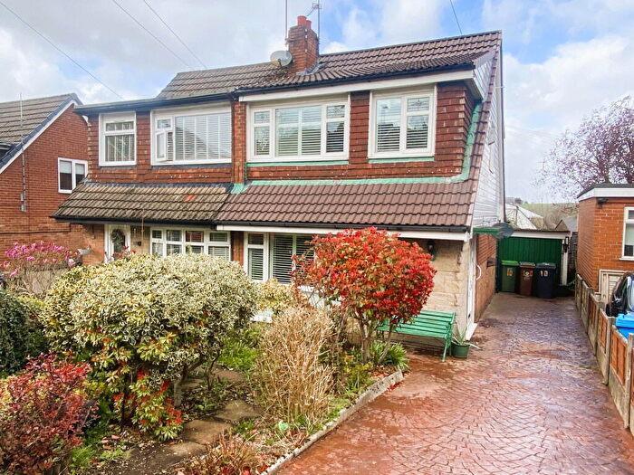 3 Bedroom Semi Detached House For Sale In Park Crescent, Chadderton, OL9