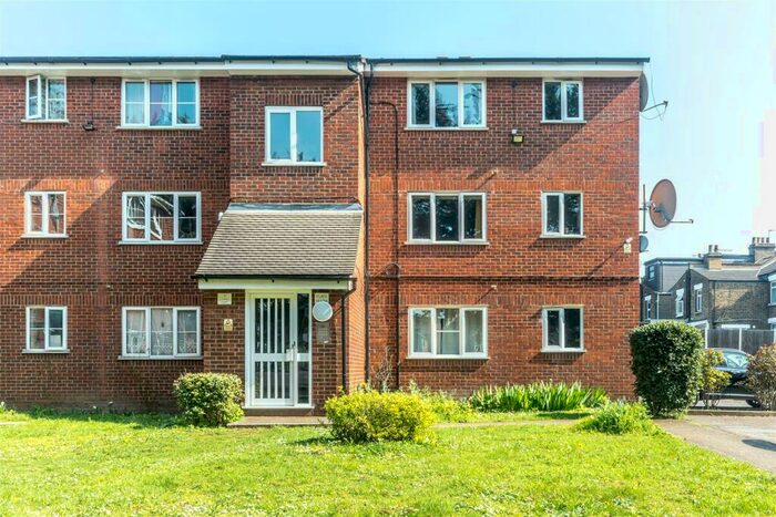 1 Bedroom Flat To Rent In Claypole Court, Yunus Khan Close, Walthamstow, London, E17