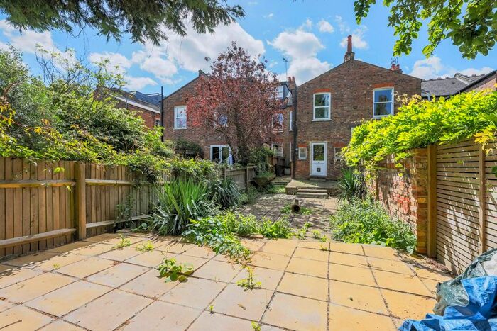 2 Bedroom Flat To Rent In Weston Park, Crouch End, London, N8