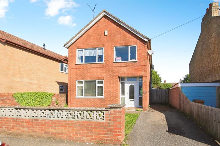 3 Bedroom Detached House For Sale In London Road, Peterborough, PE2