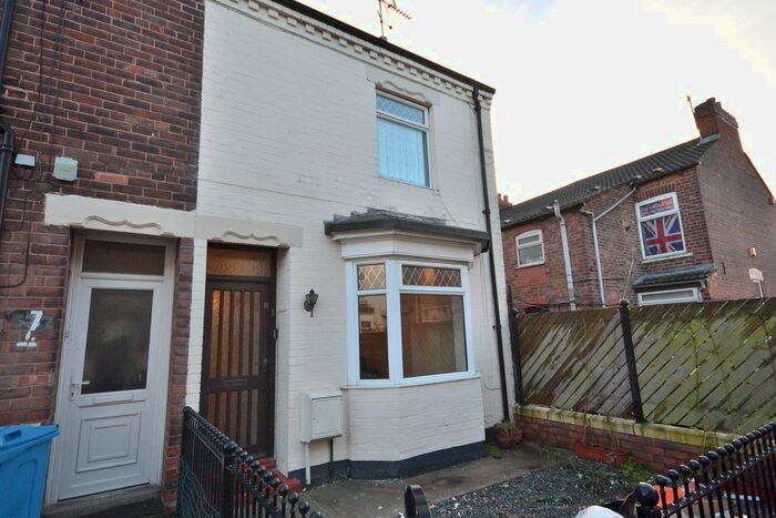 2 Bedroom Semi-Detached House To Rent In Estcourt Street, Hull, HU9