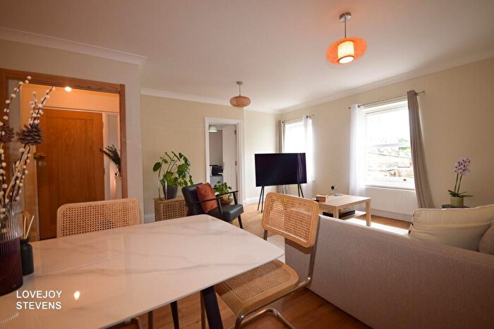 2 Bedroom Flat For Sale In Bartholomew Street, Newbury, RG14