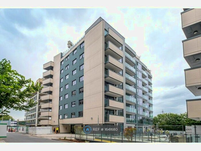 2 Bedroom Flat To Rent In Kingfisher Heights, London, N17