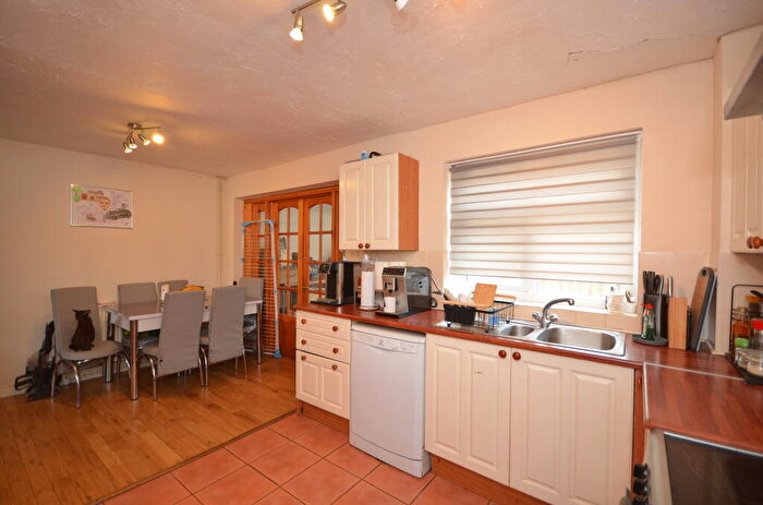 3 Bedroom Semi-Detached House For Sale In RIngstead, NN14