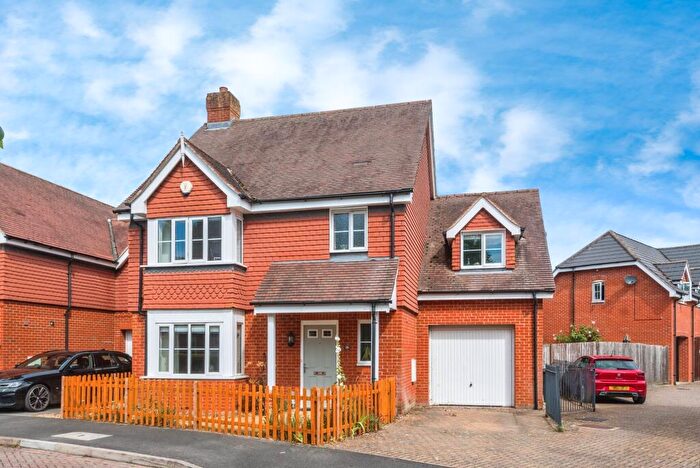 4 Bedroom Detached House For Sale In Lowbury Gardens, Newbury, RG20
