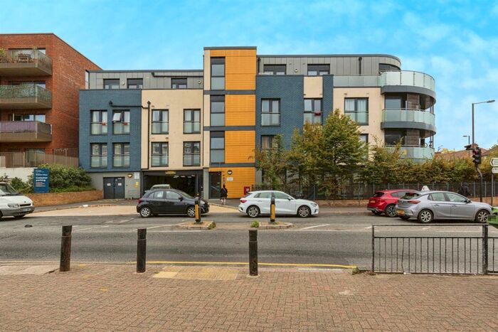 1 Bedroom Flat For Sale In Headstone Drive, Harrow, HA1