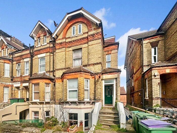 1 Bedroom Flat For Sale In Basement Flat, Guildhall Street, Folkestone, Kent, CT20