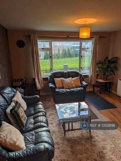 3 Bedroom Flat To Rent In Kennedy Path, Glasgow, G4