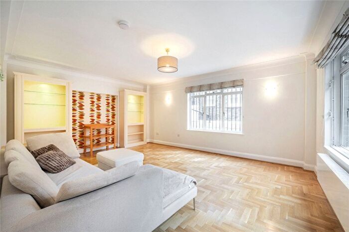 3 Bedroom Flat To Rent In Montagu Square, Marylebone, London, W1H