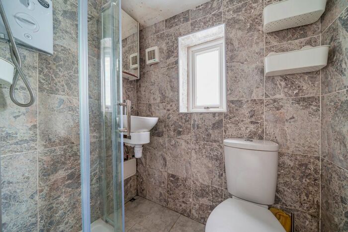 2 Bedroom Flat To Rent In Malton Street, London, SE18