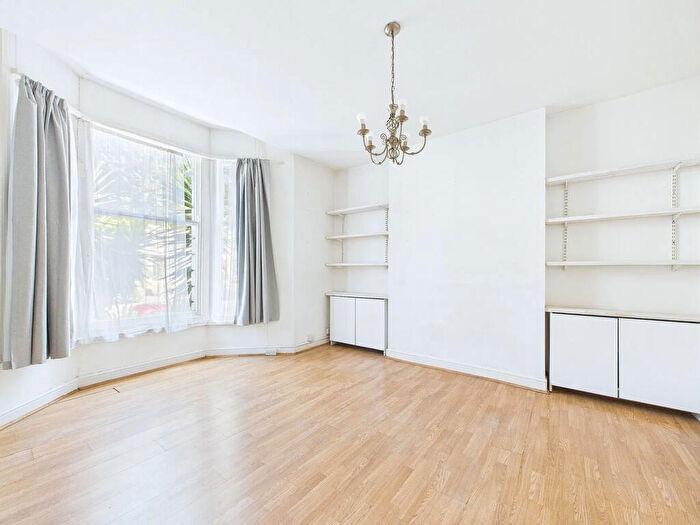 Flat To Rent In Tisbury Road, Hove, BN3