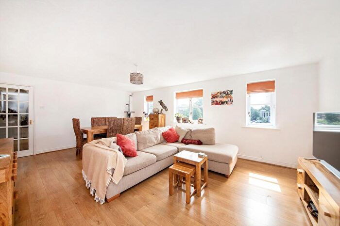 2 Bedroom Flat To Rent In Armoury Road, Century House Armoury Road, SE8