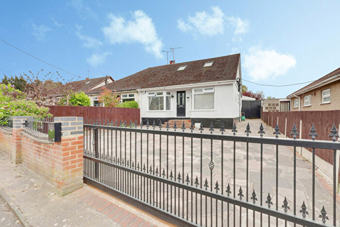 3 Bedroom Semi Detached House For Sale In Church Road, Benfleet, SS7
