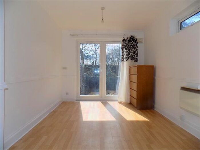 1 Bedroom Studio To Rent In Winlaton Road, Bromley, BR1