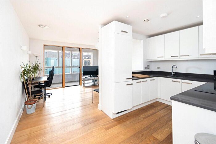 2 Bedroom Flat To Rent In Cotherstone Court, Mint Street, London, E2