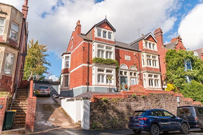 5 Bedroom Semi-Detached House For Sale In Fields Road, Newport, NP20