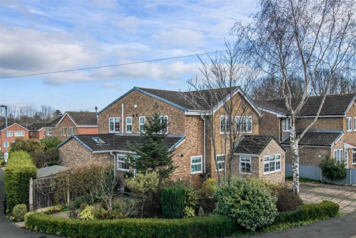 4 Bedroom Detached House For Sale In Linnet Grove, Sandal, Wakefield, WF2