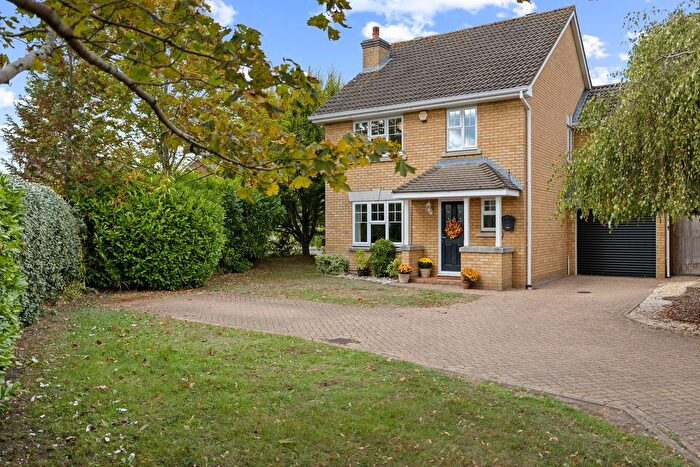 4 Bedroom Detached House For Sale In Clarence Drive, Camberley, GU15