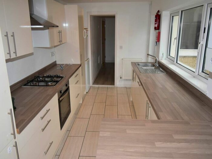 4 Bedroom Property To Rent In Fleet Street, Sandfields, City Centre, Swansea, SA1