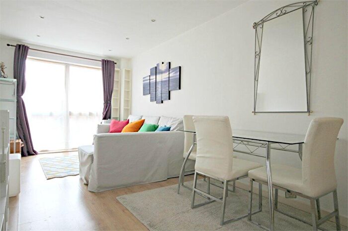 1 Bedroom Flat To Rent In Erin Court, Willesden, NW2