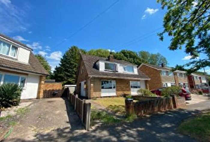 3 Bedroom Semi-Detached House To Rent In Sherburn Crescent, Scunthorpe, DN15