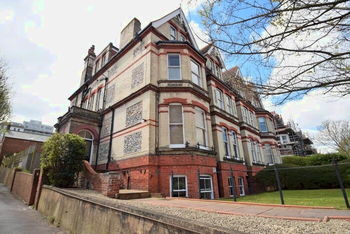 1 Bedroom Flat To Rent In Silverdale Road, Eastbourne, BN20