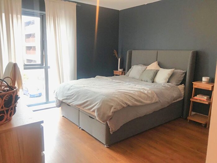 2 Bedroom Flat To Rent In Mill Hill, London, NW7