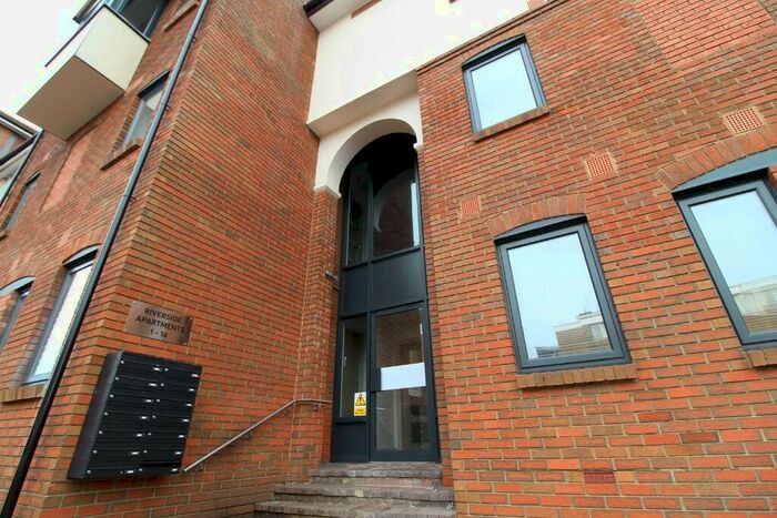 1 Bedroom Apartment To Rent In Lower Southend Road, Wickford, Essex, SS11