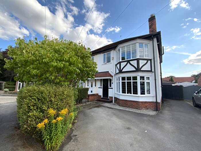3 Bedroom Semi-Detached House For Sale In Lynngarth Avenue, Cottingham, HU16